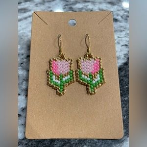 Tulip handmade beaded earrings